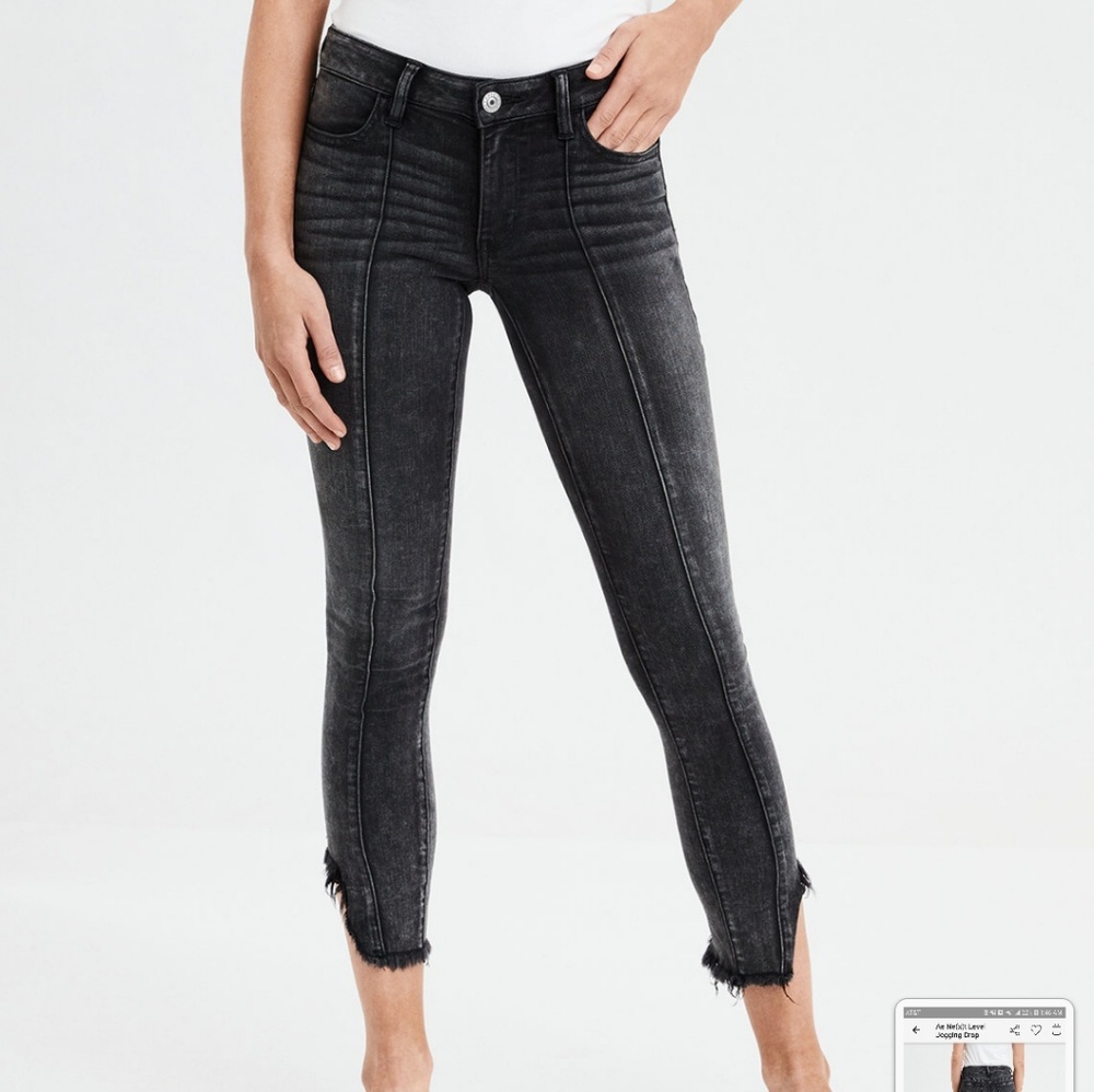Black cropped jeans